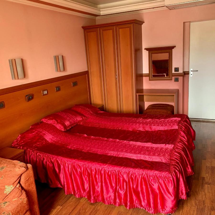 Hotel California 3*